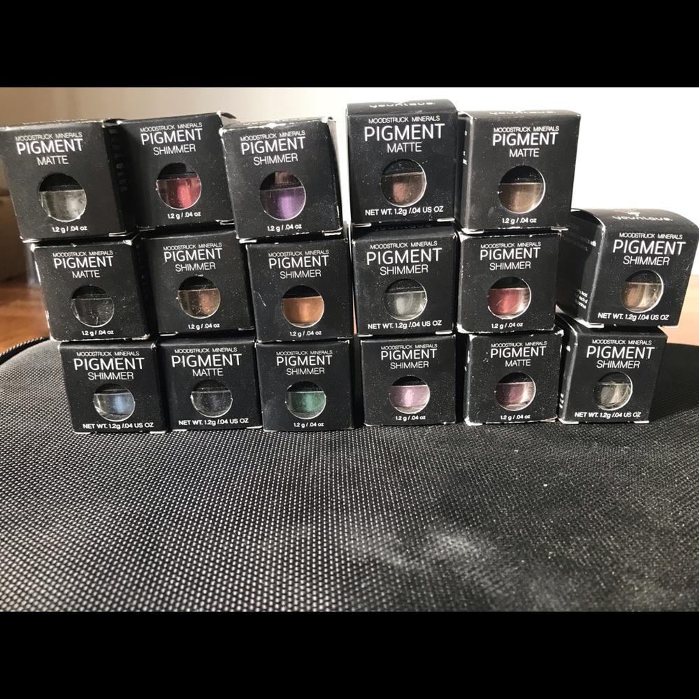 Younique mineral pigments LOT - Picture 1 of 1